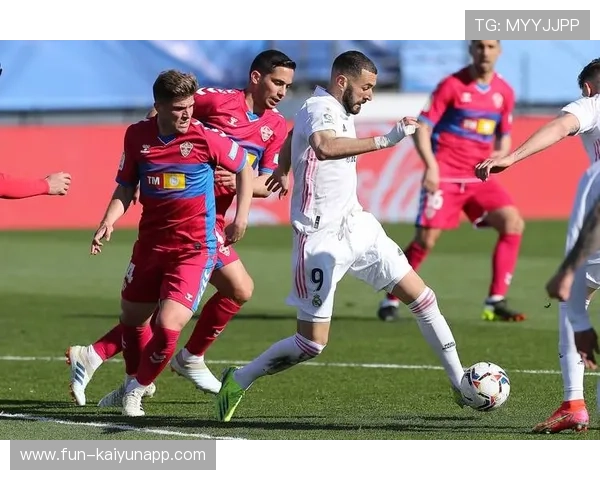 西甲大战，教练谈战术变化中的战场智慧与快速应对策略，西甲阵容